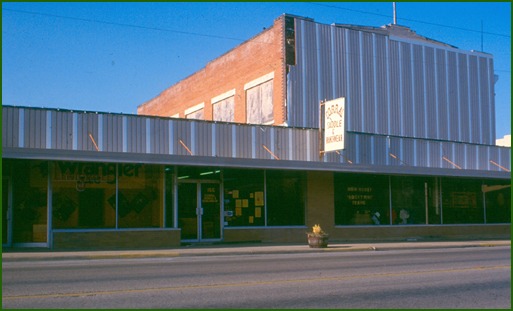 Lewisville storefront facade before the makeover