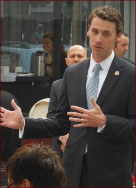 Arizona Congressman Ben Quayle addresses attendees at a strategizing breakfast.